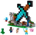 LEGO Minecraft 21244 Bastion miecza